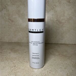 DRMTLGY Universal Tinted Moisturizer SPF 46 - White